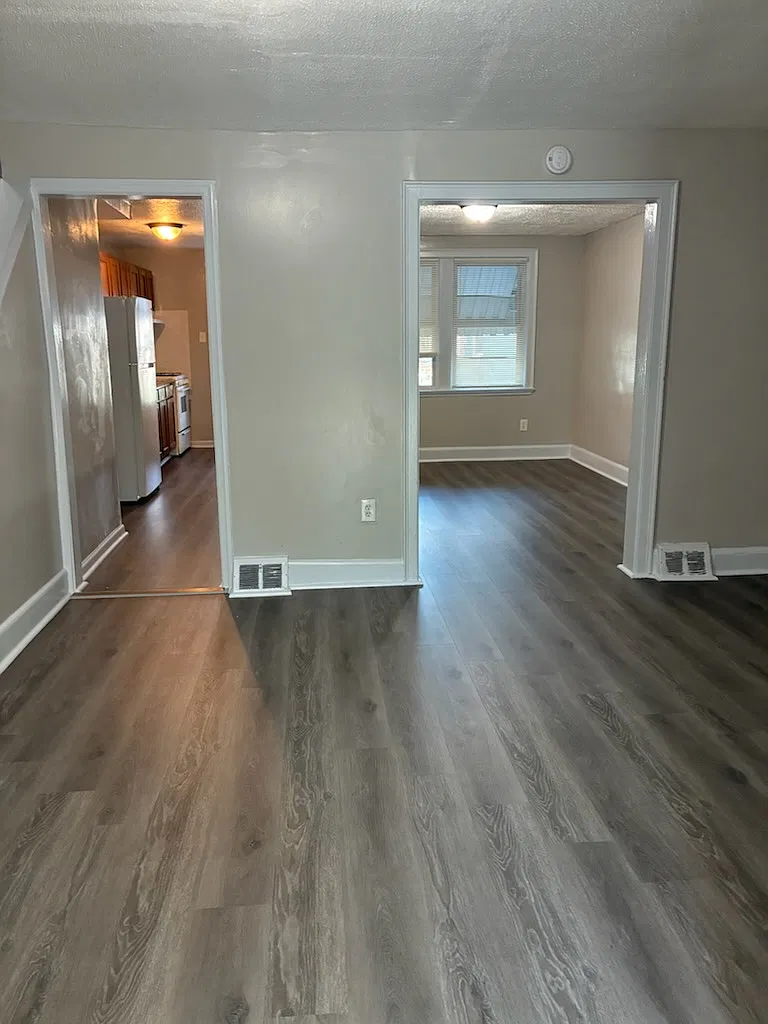 3023 Mt Ephraim Ave (Fairview) — Photo 4