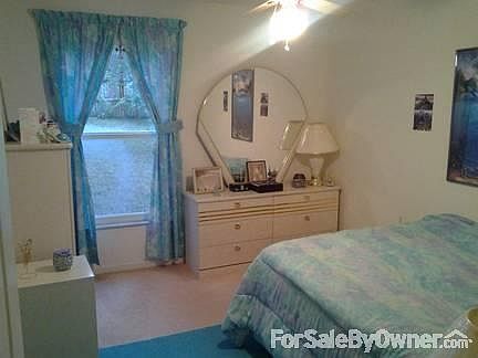 5th image of 15646 Autumn Glen Ave
