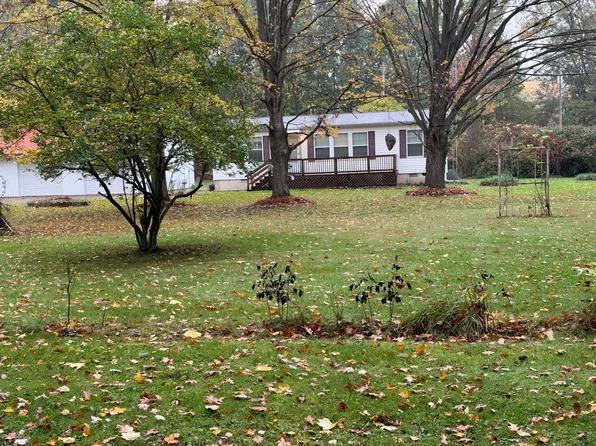 216 Mauer Rd, Union City, MI 49094