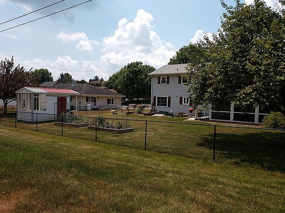 Large level yard