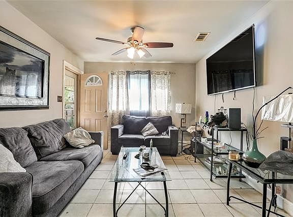 3rd image of 3024 Pakenham Dr
