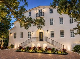 1160 8th St S, Naples, FL 34102