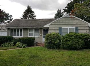 61 Sunrise Ave, Riverhead, NY 11901