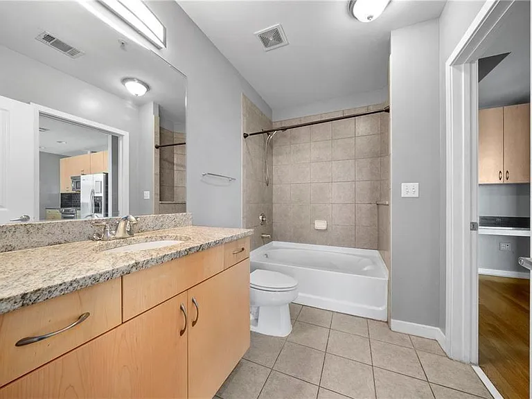 400 W Peachtree St NW #2504 — Photo 18