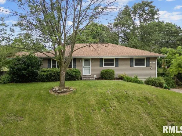 8421 55th St, Coal Valley, IL 61240