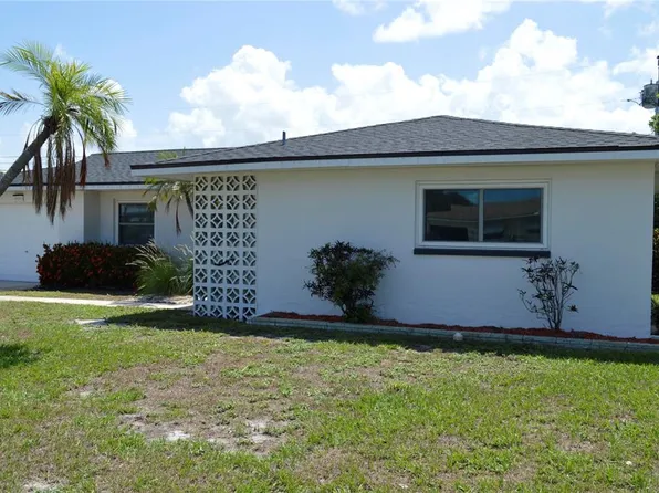 9093 108th St, Seminole, FL 33772