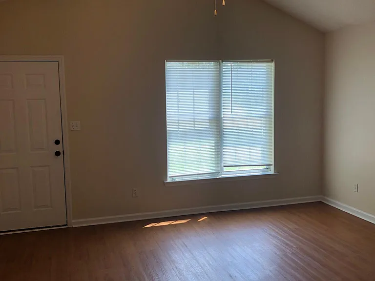 1635 Fresno St #1632 — Photo 4