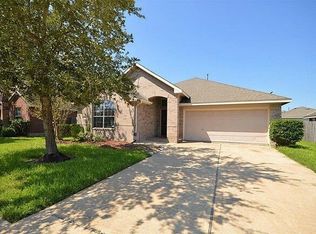 2608 Courtyard Ln, Pearland, TX 77584