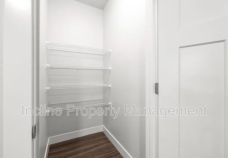 359 W 785 N — Photo 7
