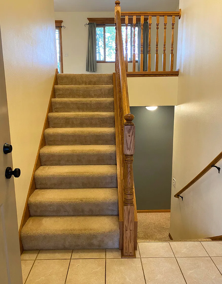 4 bed, 1896 sqft, $2,400 — Photo 2