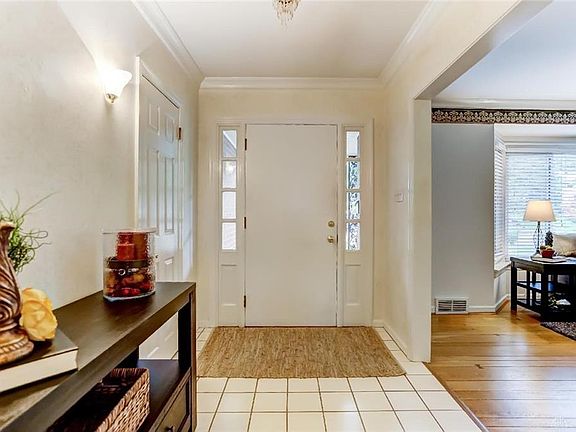 4th image of 263 Schenck Ave