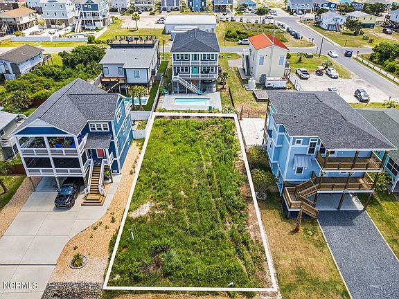3rd image of 4005 E Pelican Drive