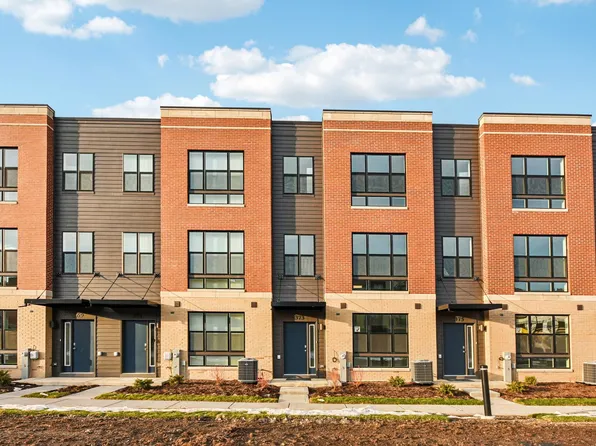 373 Summit Cir, Lombard, IL 60148