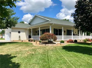 405 N 10th St, Altamont, IL 62411