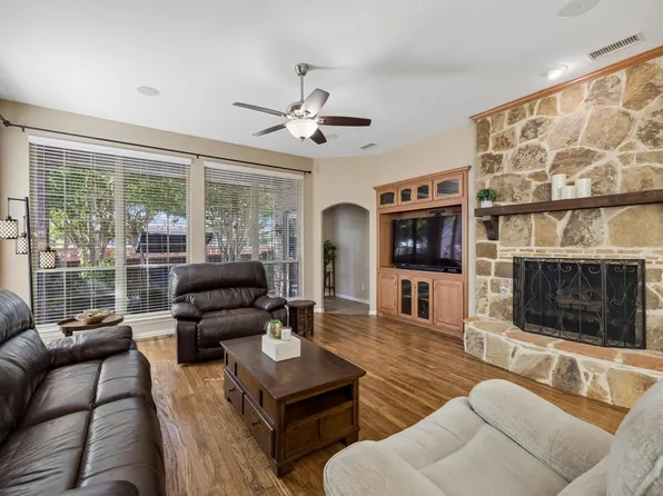 915 Wyndham Way, Allen, TX 75013