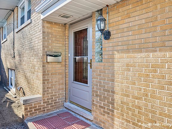 2nd image of 5529 Mulford St