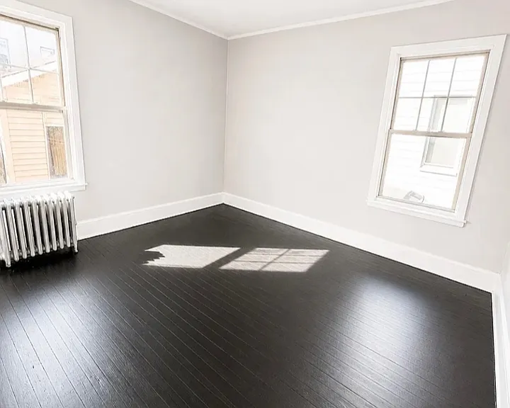 381 Leslie St #1L — Photo 4