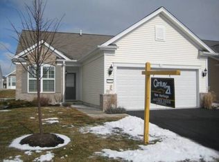 2779 Beacon Point Cir, Elgin, IL 60124