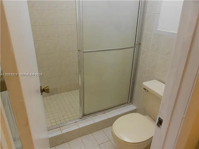 829 NE 199th St #204 — Photo 7
