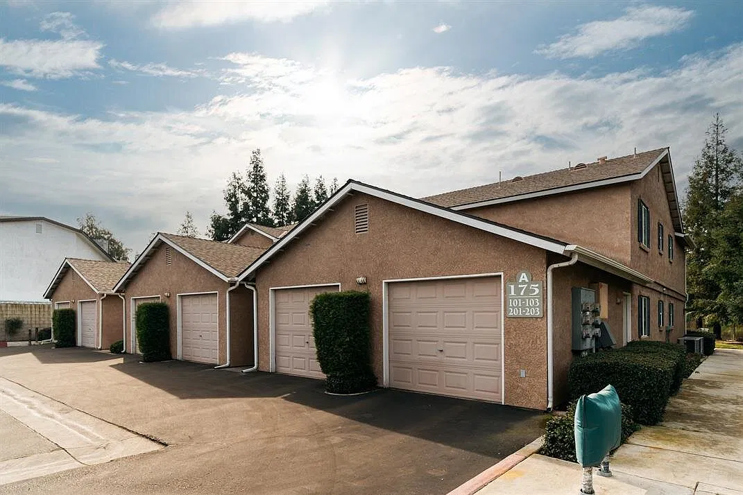 2 bed, 2.0 bath, 1150 sqft, $1,950 — Photo 3