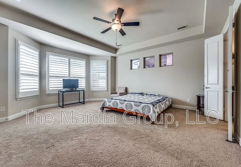 7340 Beranger Dr — Photo 17