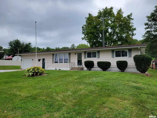 650 W 2nd St, Dallas City, IL 62330