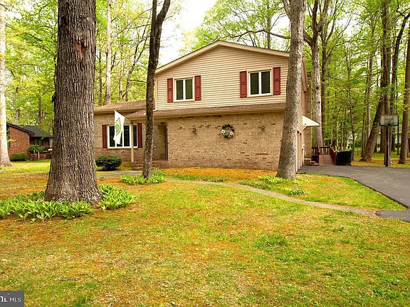 3rd image of 20 Gleneagles Ct