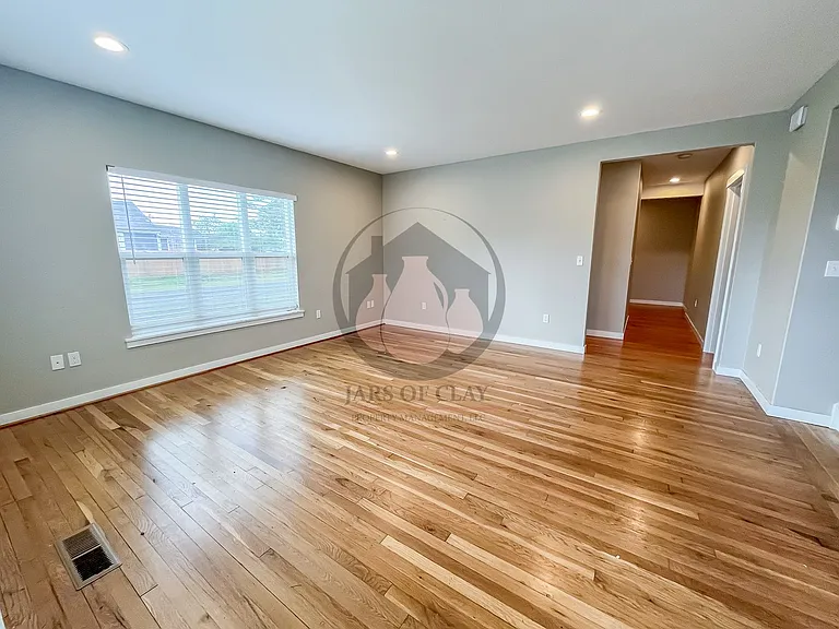 1515 N 2nd Ave — Photo 4