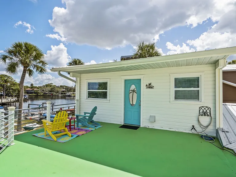 7518 Astor Dr — Photo 3