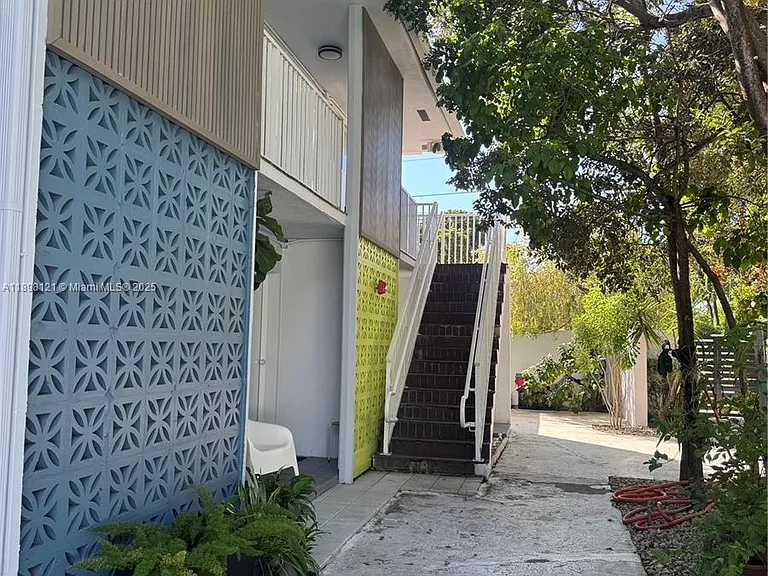 6805 SW 88th St #12 — Photo 3