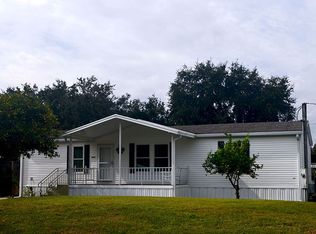 2086 Starboard Dr, Geneva, FL 32732