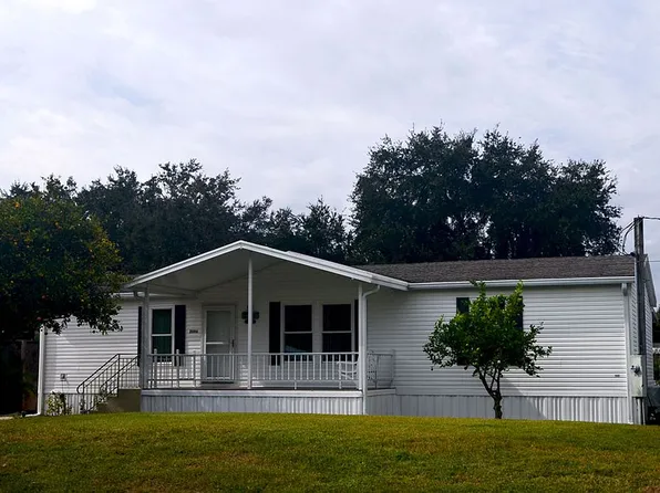 2086 Starboard Dr, Geneva, FL 32732