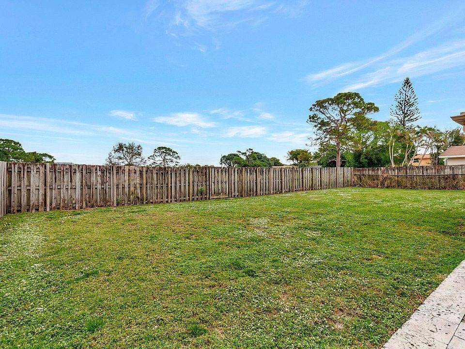 1st image of 550 NW 39th Avenue