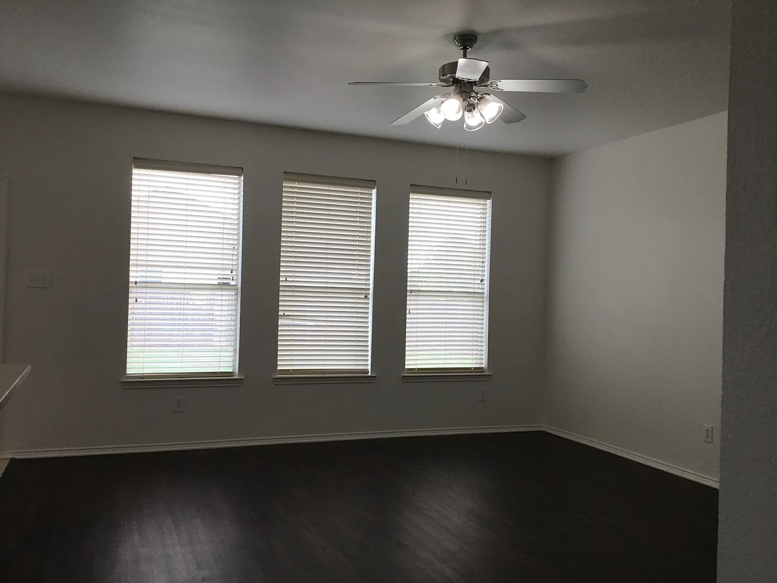 3 bed, 2.5 bath, 3048 sqft, $2,710 — Photo 4