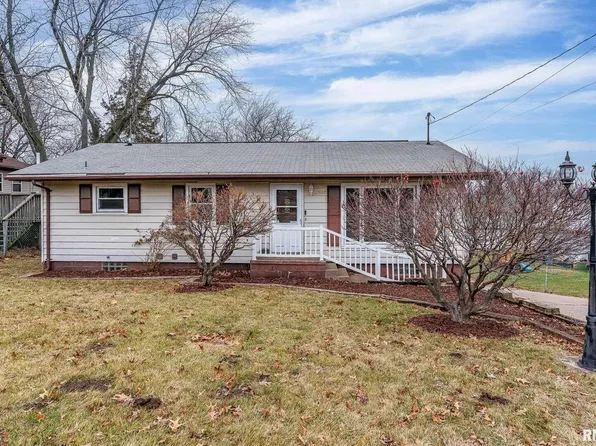 1907 W Fulliam Ave, Muscatine, IA 52761