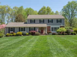 26 Victoria Dr, Basking Ridge, NJ 07920