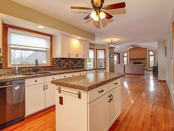 2nd image of 10950 Kristiridge Dr