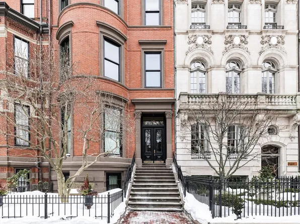 126 Commonwealth Ave #Penthouse, Boston, MA 02116