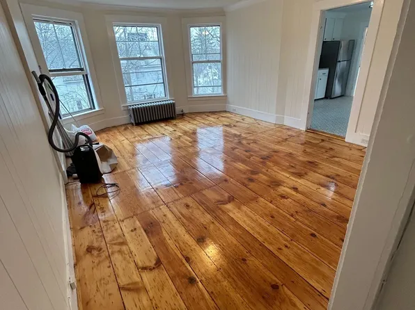 50 Mount Vernon St #2, Dover, NH 03820