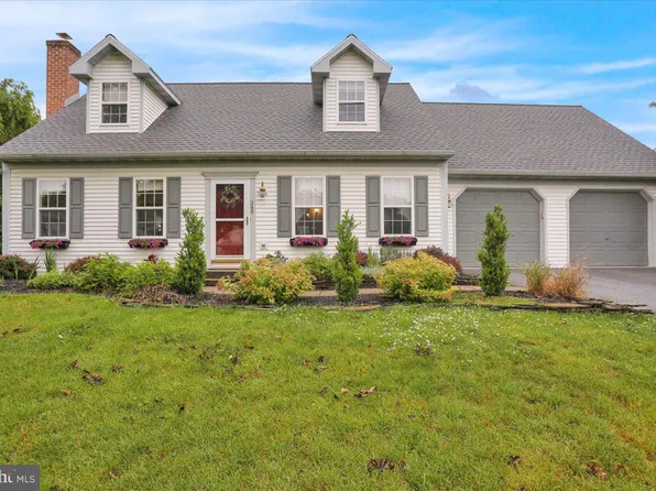 349 Saddlebrook Dr, Wernersville, PA 19565