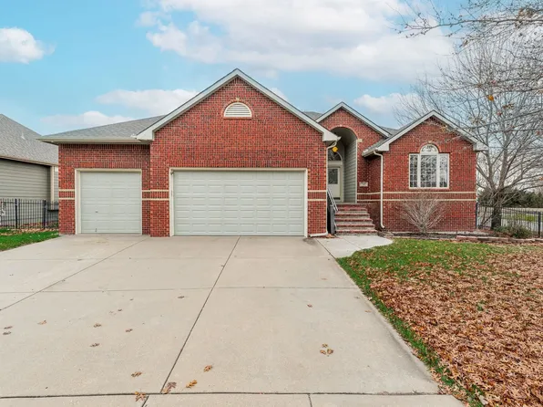 742 Chatta St, Haysville, KS 67060