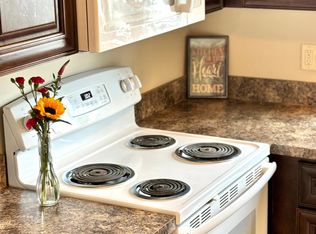 4411 S 27th St #J08, Lincoln, NE 68512