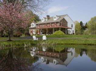 1 Burns Ln, Newtown, PA 18940