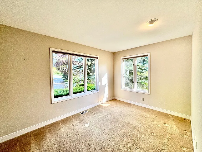 16558 SE 58th Pl — Photo 17