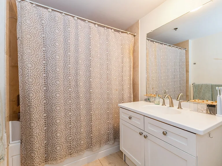 70 Adams St #2A — Photo 11
