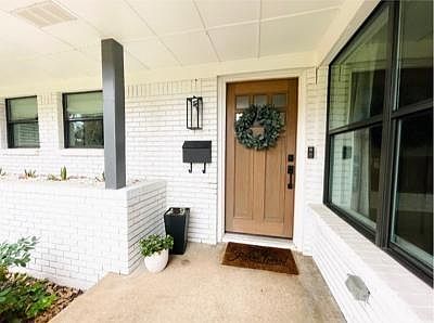 4th image of 2934 Lavita Ln