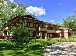 90 Meadowview Dr, Northfield, IL