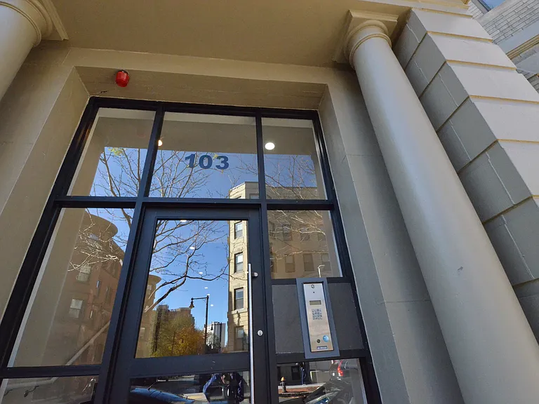 Hemenway St — Photo 9