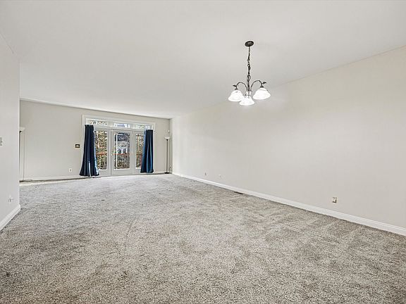 5th image of 106 Vineyards Ct