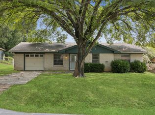 229 Mountain View Dr, Azle, TX 76020